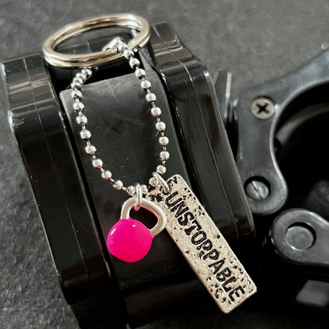 Chaveiro Unstoppable + Kettlebell Pink
