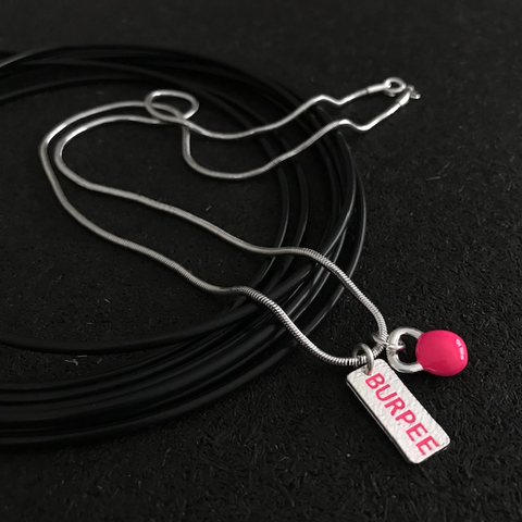 Colar Burpee + Kettlebell Pink