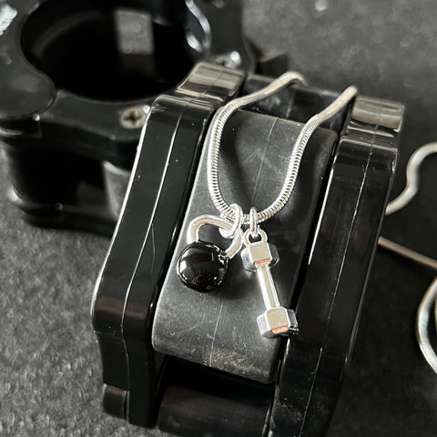Colar Dumbbell + Kettlebell Preto